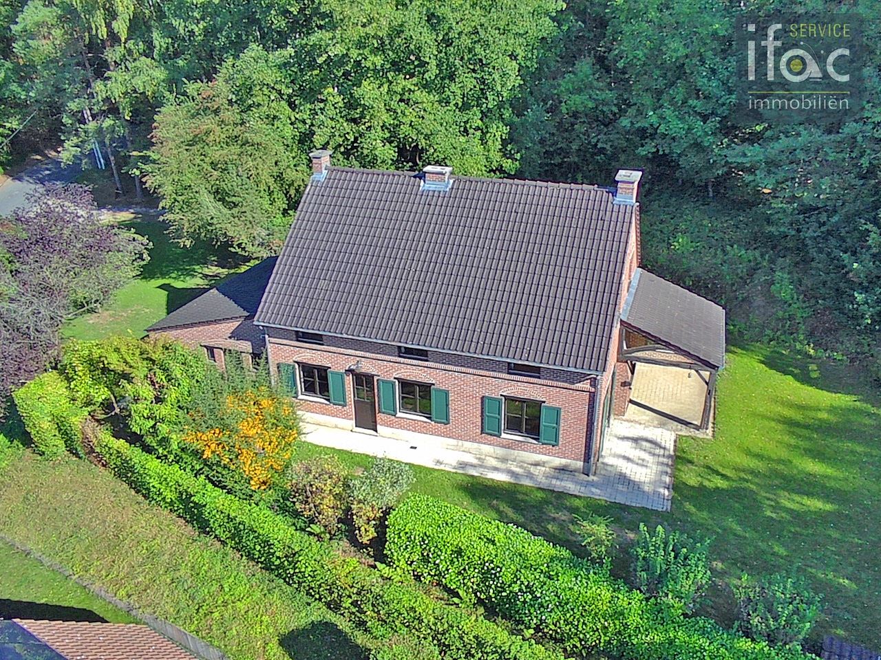 Idyllisch gelegen villa op ±33,40 are in hartje Eizer