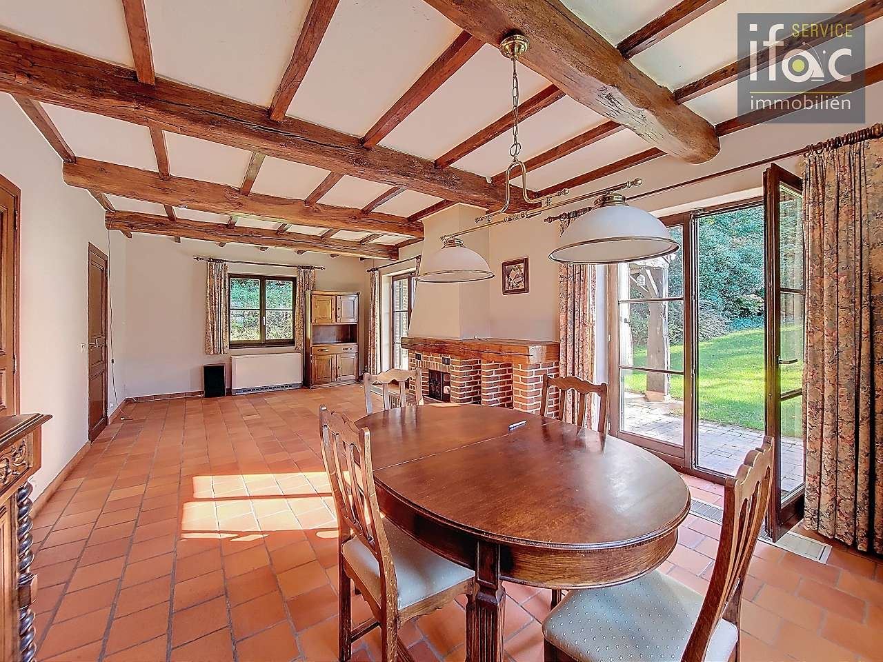 Idyllisch gelegen villa op ±33,40 are in hartje Eizer