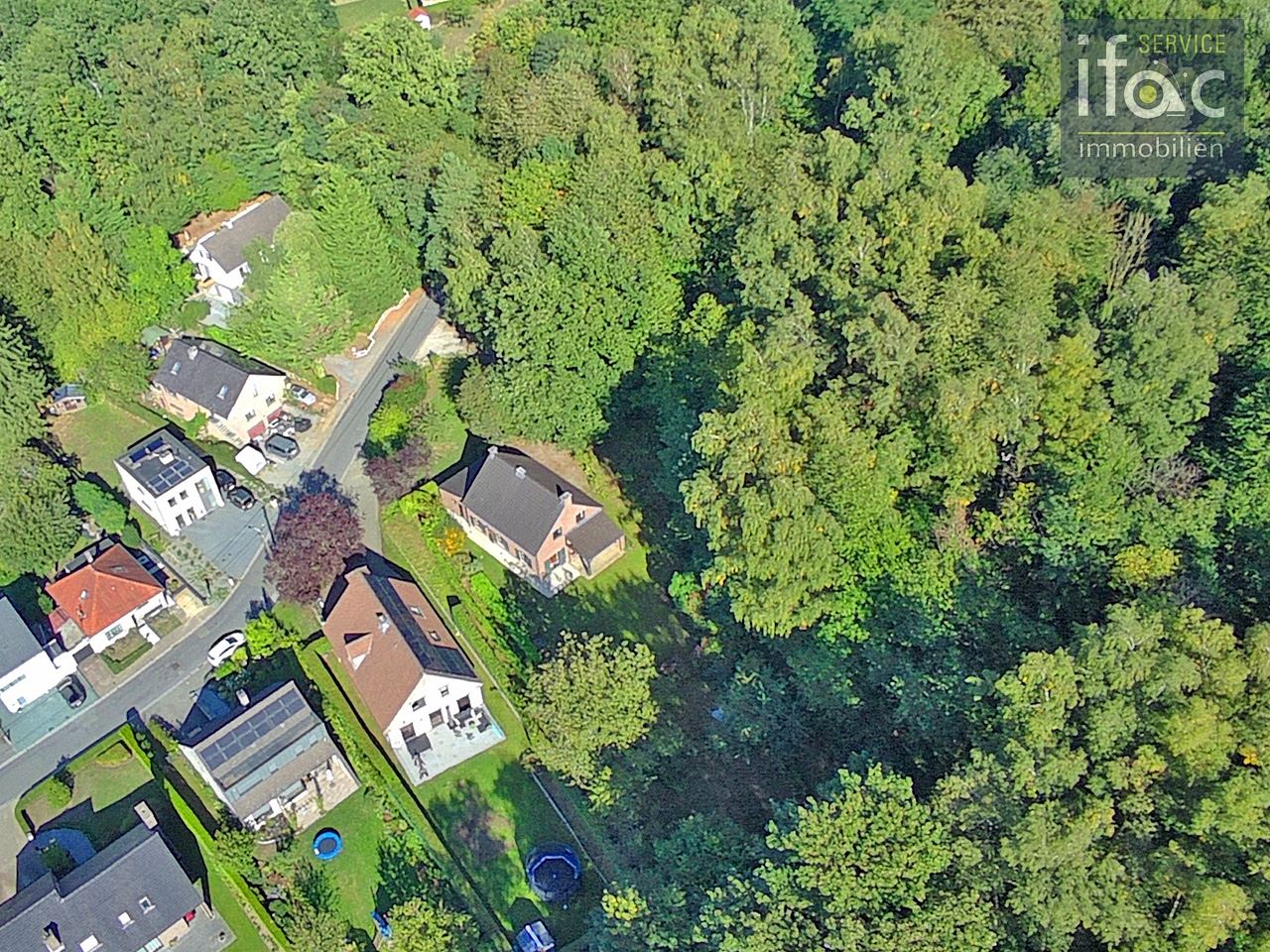 Idyllisch gelegen villa op ±33,40 are in hartje Eizer