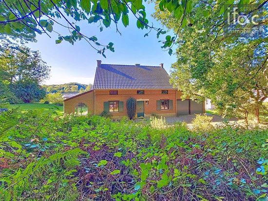 Idyllisch gelegen villa op ±33,40 are in hartje Eizer