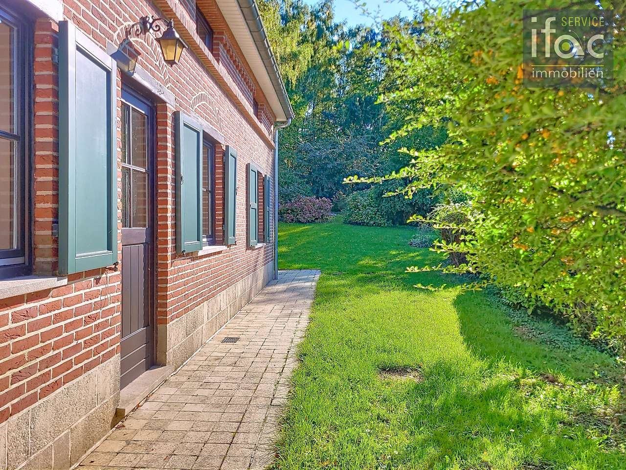 Idyllisch gelegen villa op ±33,40 are in hartje Eizer