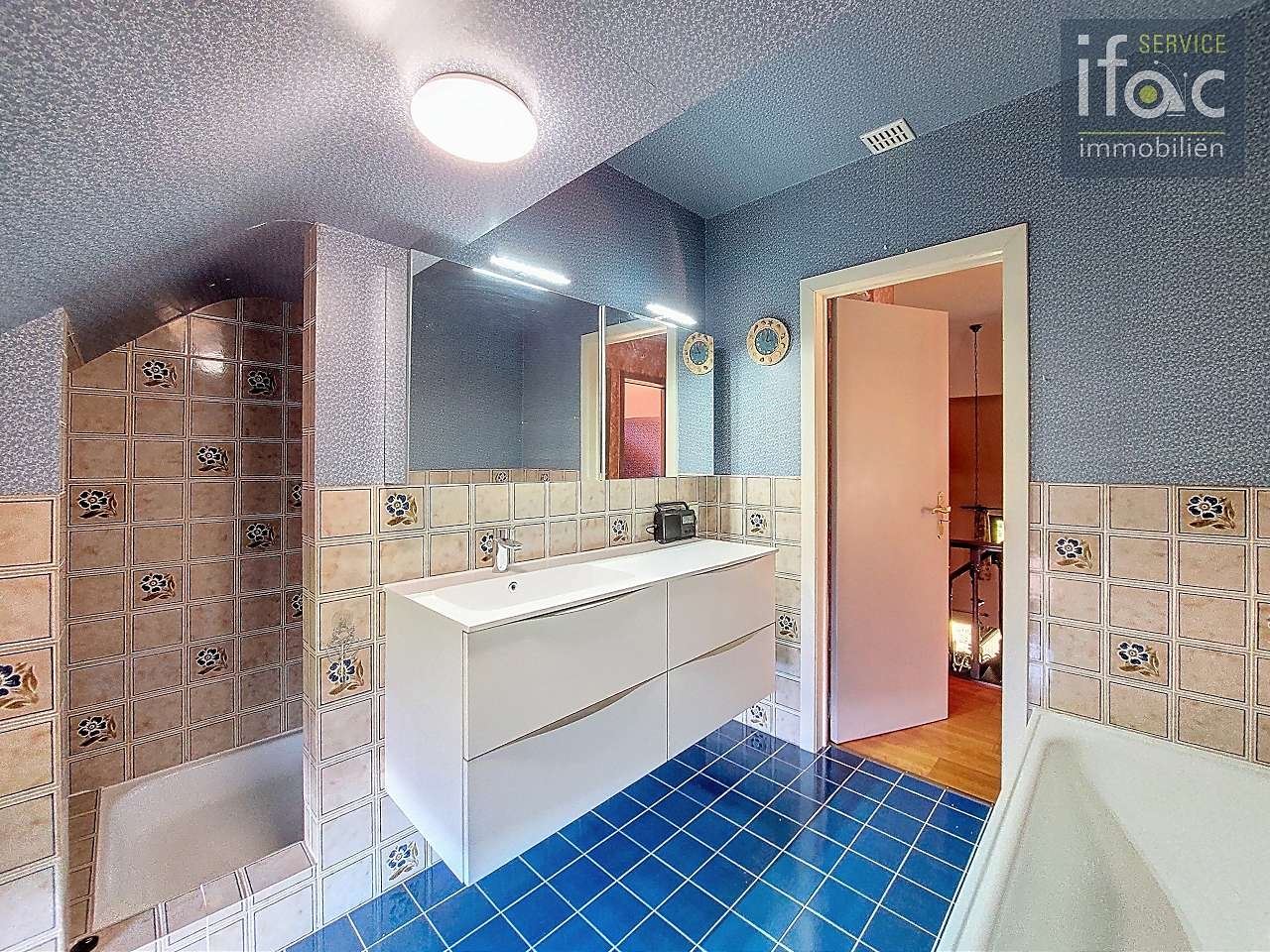 Idyllisch gelegen villa op ±33,40 are in hartje Eizer