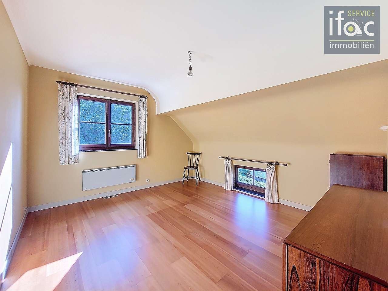 Idyllisch gelegen villa op ±33,40 are in hartje Eizer