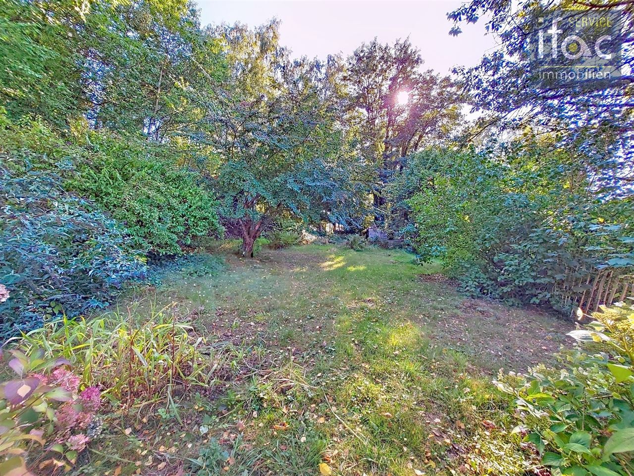 Idyllisch gelegen villa op ±33,40 are in hartje Eizer