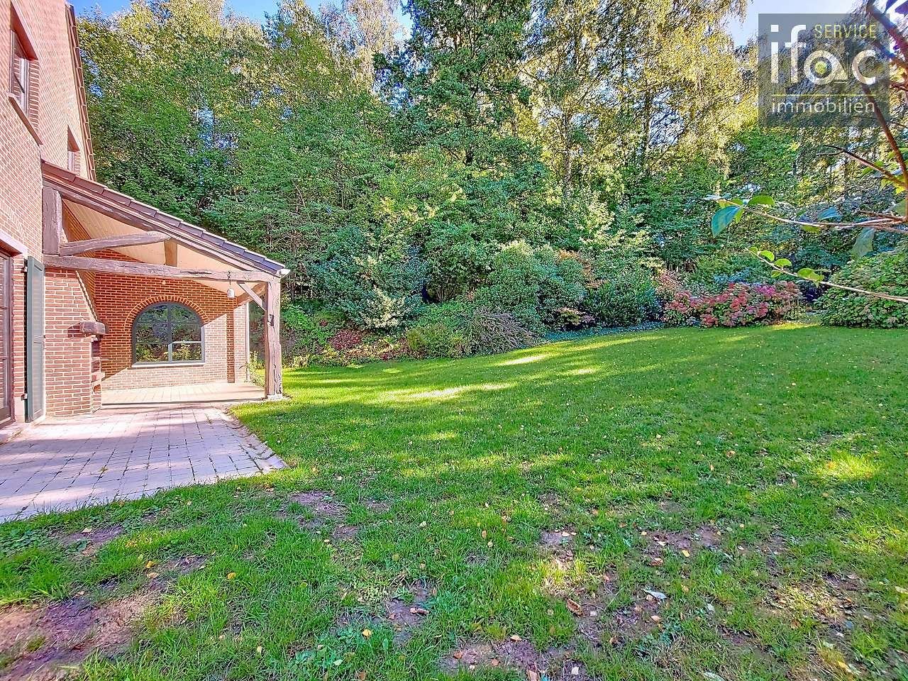 Idyllisch gelegen villa op ±33,40 are in hartje Eizer