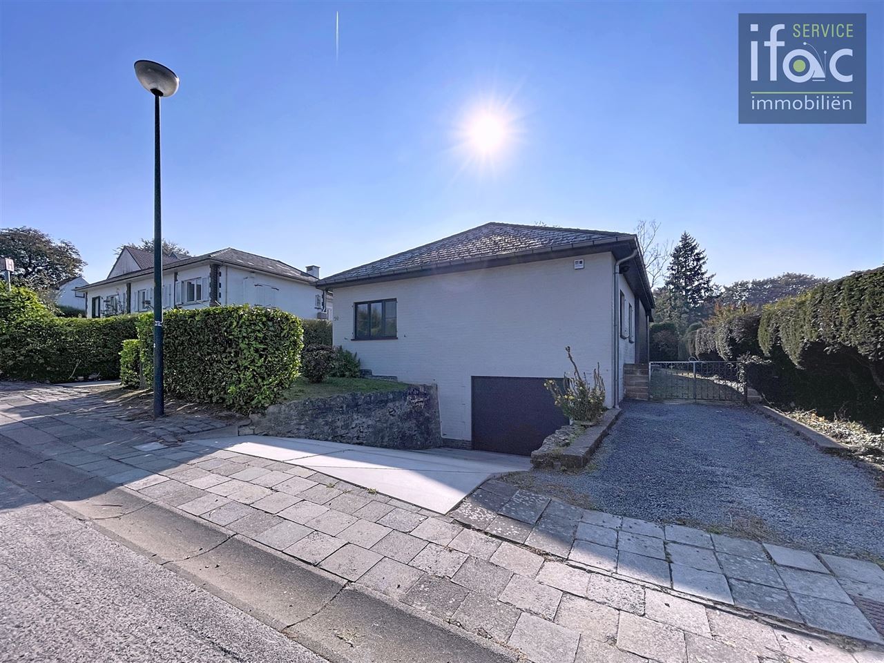 Gerenoveerde villa met 4 ruime slaapkamers
