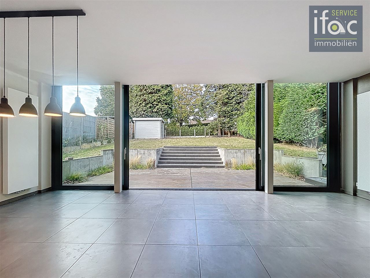 Uitstekend gelegen woning met 4 slaapkamers en 2 badkamers