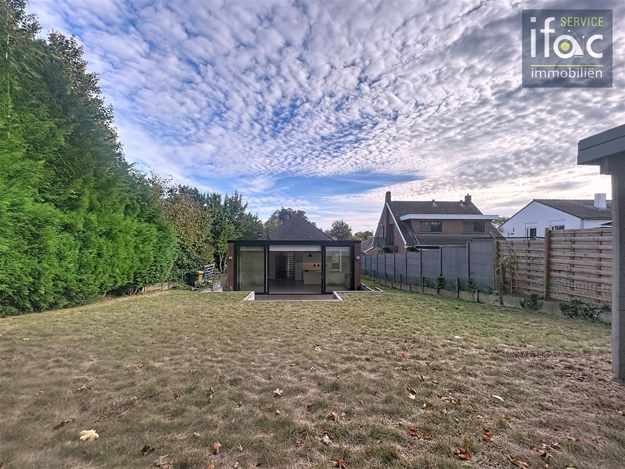 Uitstekend gelegen woning met 4 slaapkamers en 2 badkamers