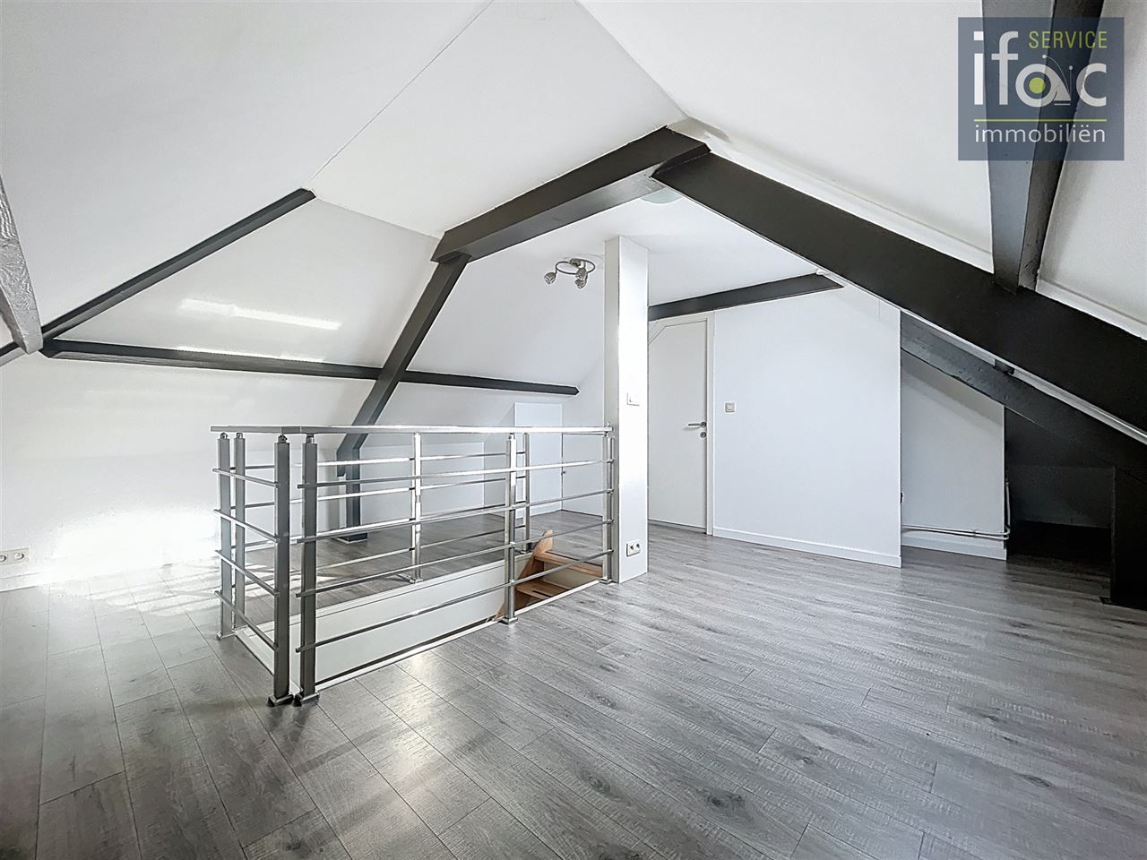 Uitstekend gelegen woning met 4 slaapkamers en 2 badkamers