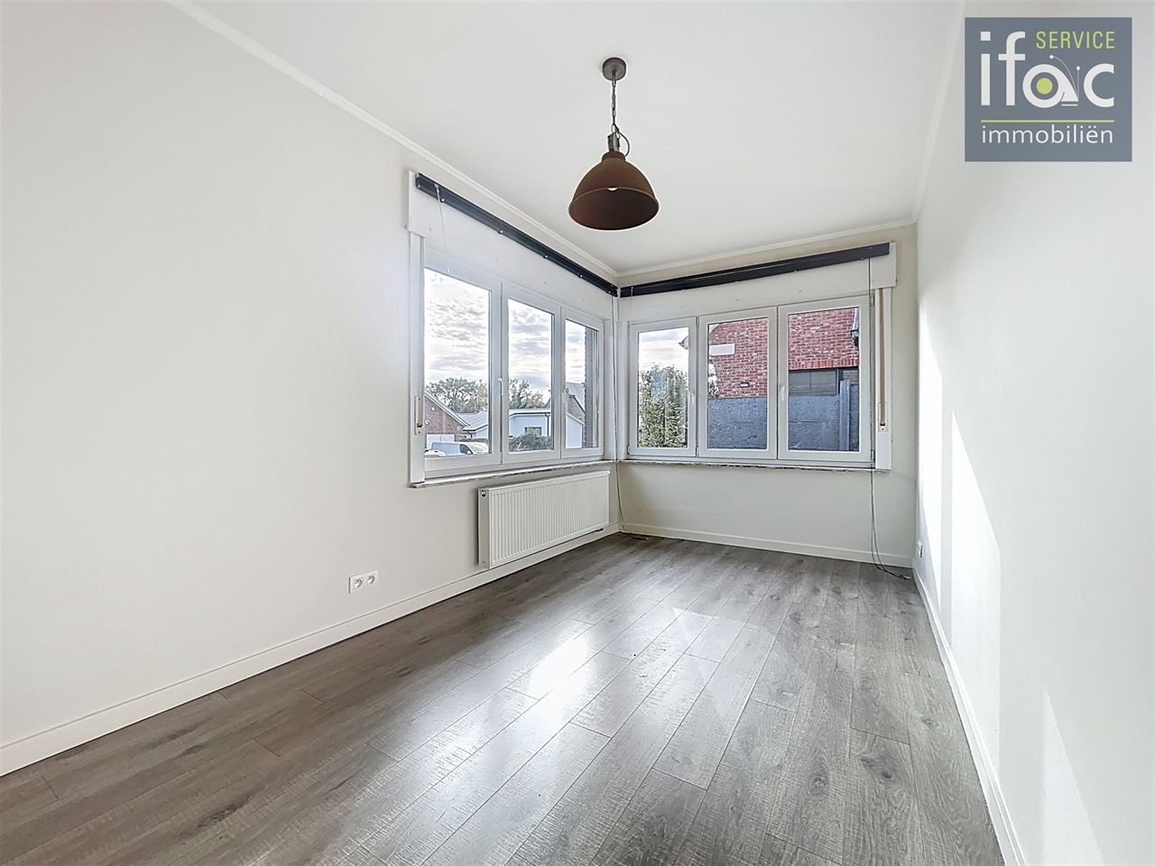Uitstekend gelegen woning met 4 slaapkamers en 2 badkamers