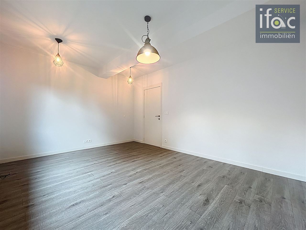 Uitstekend gelegen woning met 4 slaapkamers en 2 badkamers