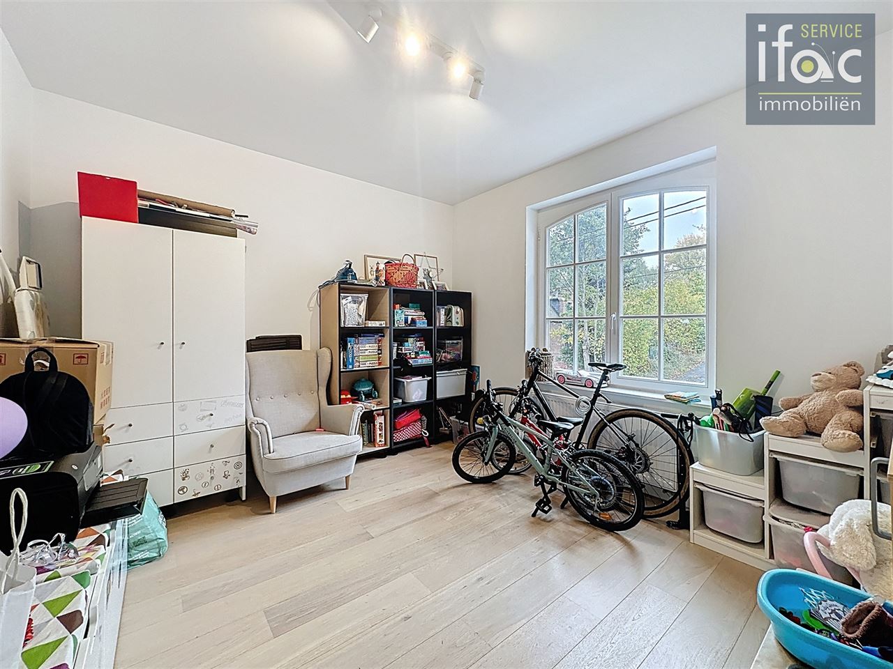 Fantastisch gerenoveerde rijwoning met 4 slaapkamers