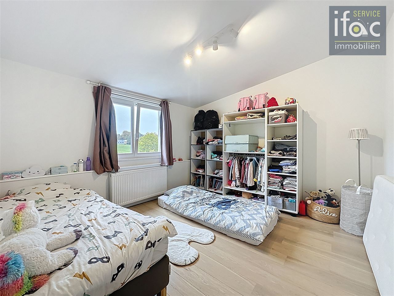 Fantastisch gerenoveerde rijwoning met 4 slaapkamers