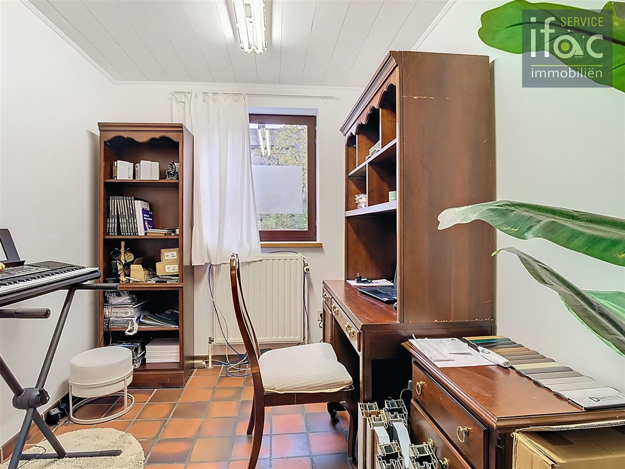 Huis met 4 slpks, 2 badk., tuin en garage