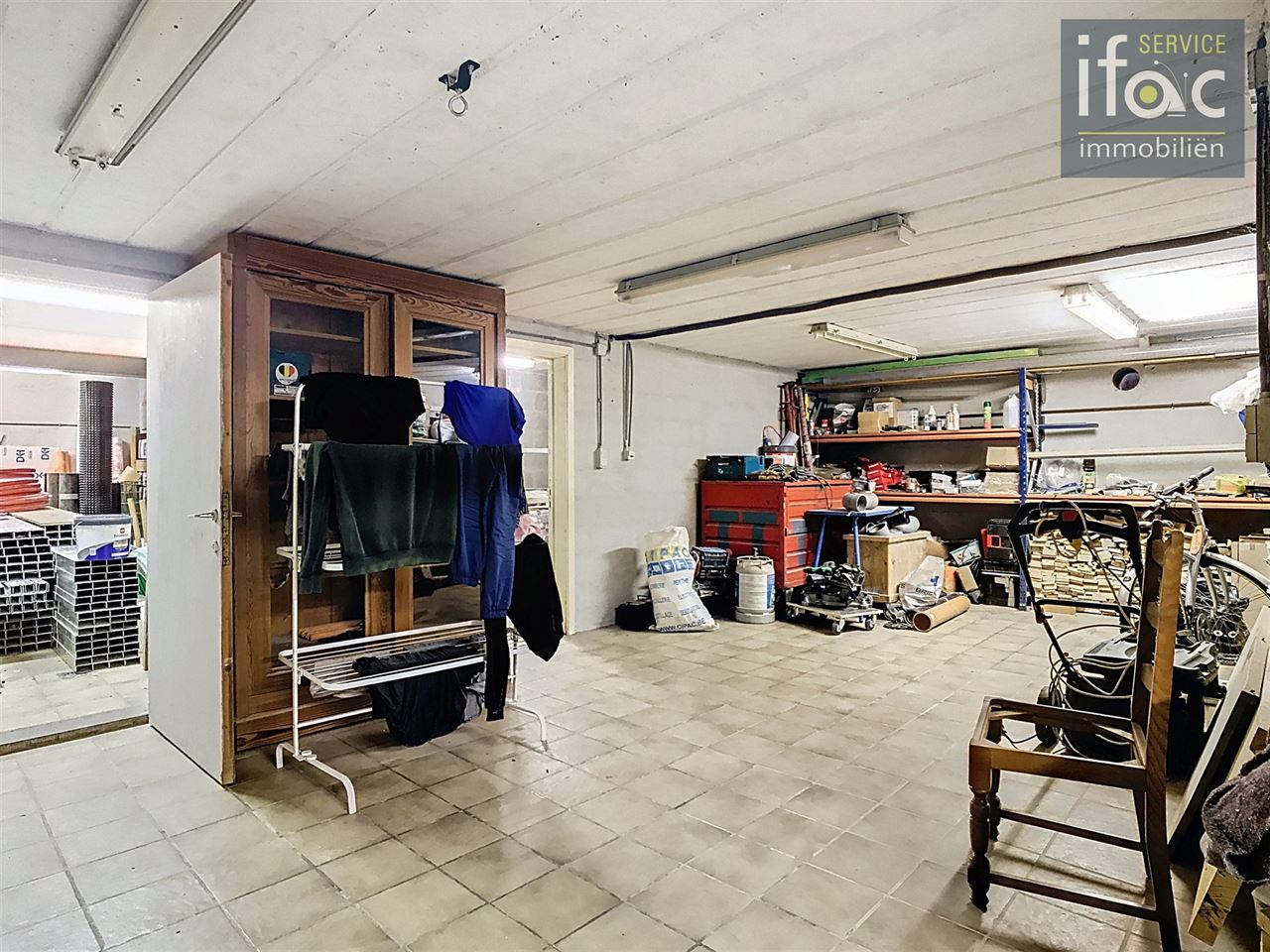 Huis met 4 slpks, 2 badk., tuin en garage