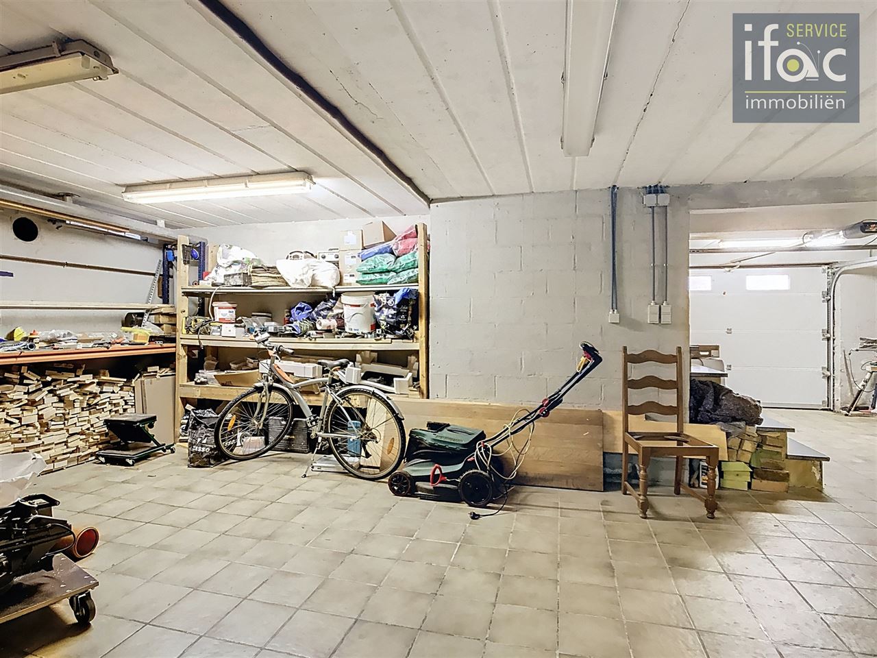 Huis met 4 slpks, 2 badk., tuin en garage