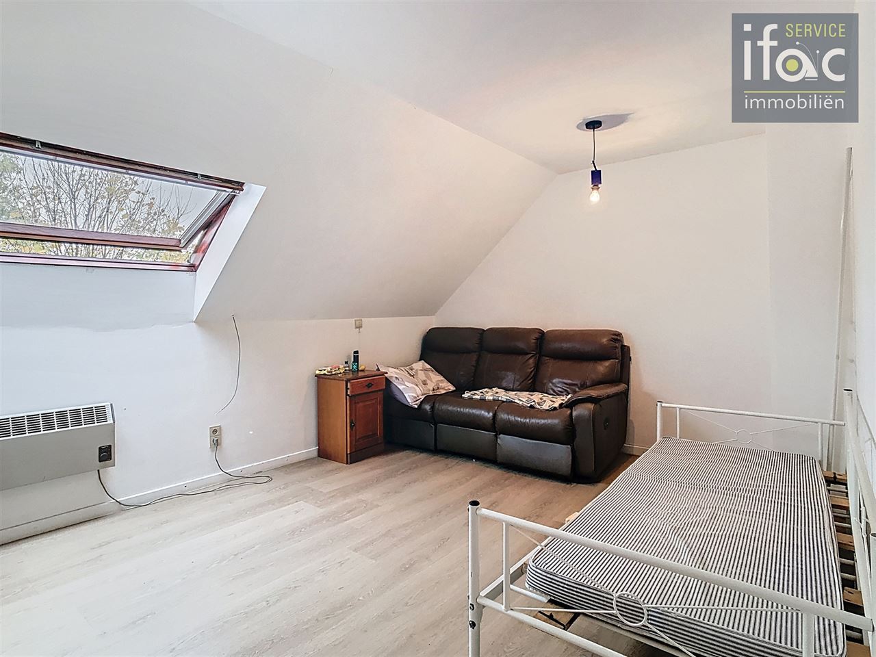 Huis met 4 slpks, 2 badk., tuin en garage