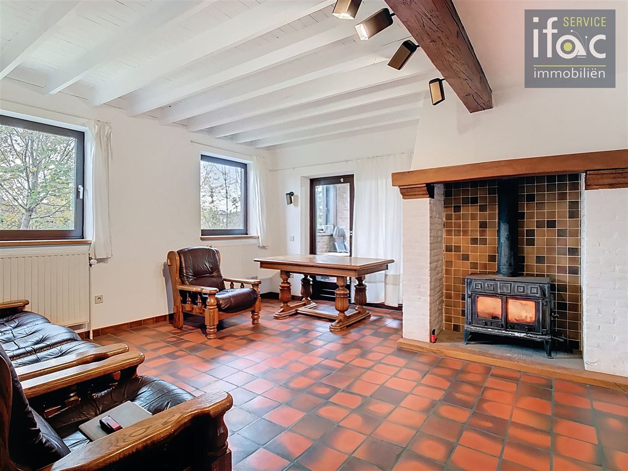 Huis met 4 slpks, 2 badk., tuin en garage