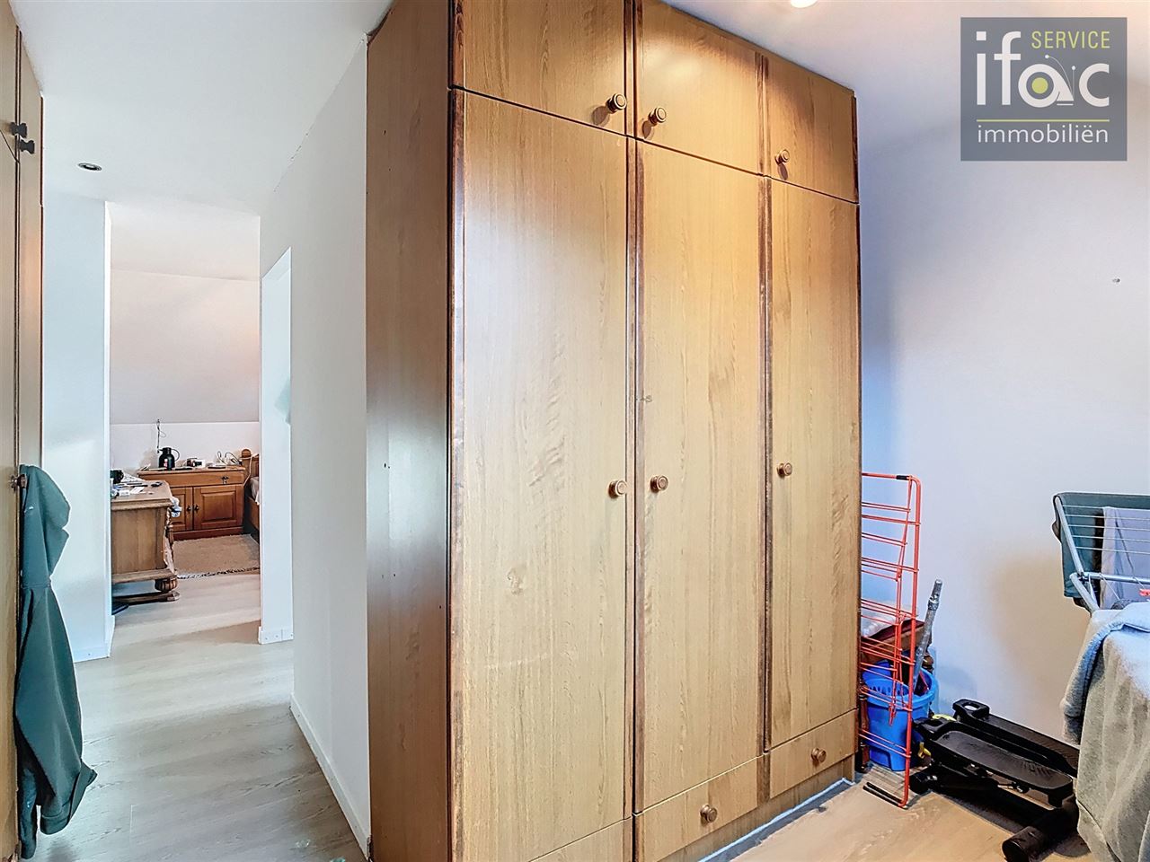 Huis met 4 slpks, 2 badk., tuin en garage