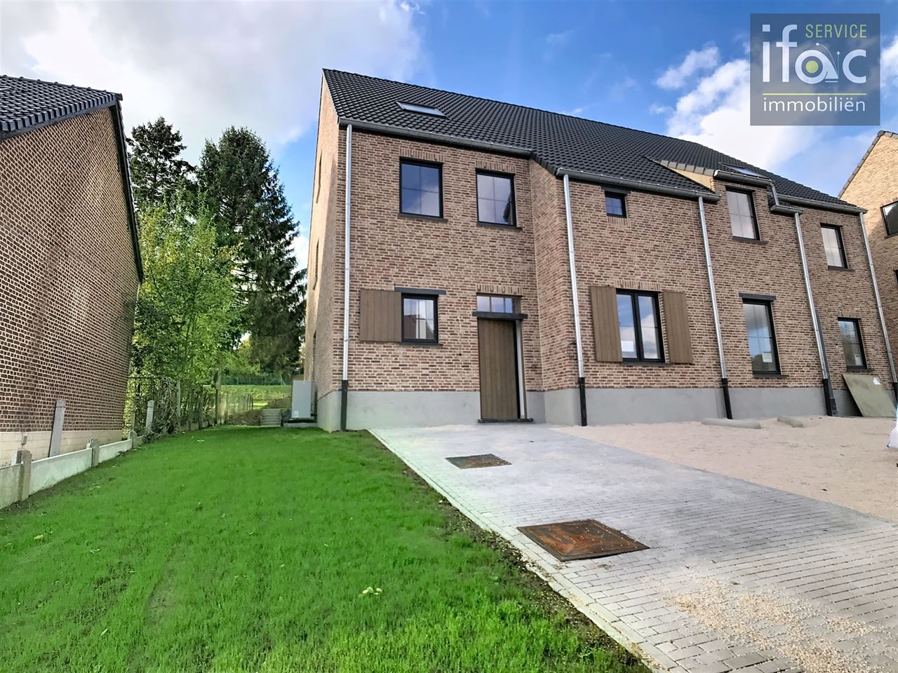 Nieuwbouwwoning met 4 slaapkamers, 2 badkamers en tuin.