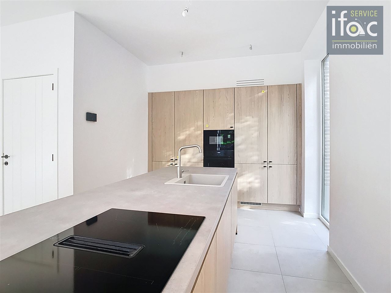 Nieuwbouwwoning met 4 slaapkamers, 2 badkamers en tuin.