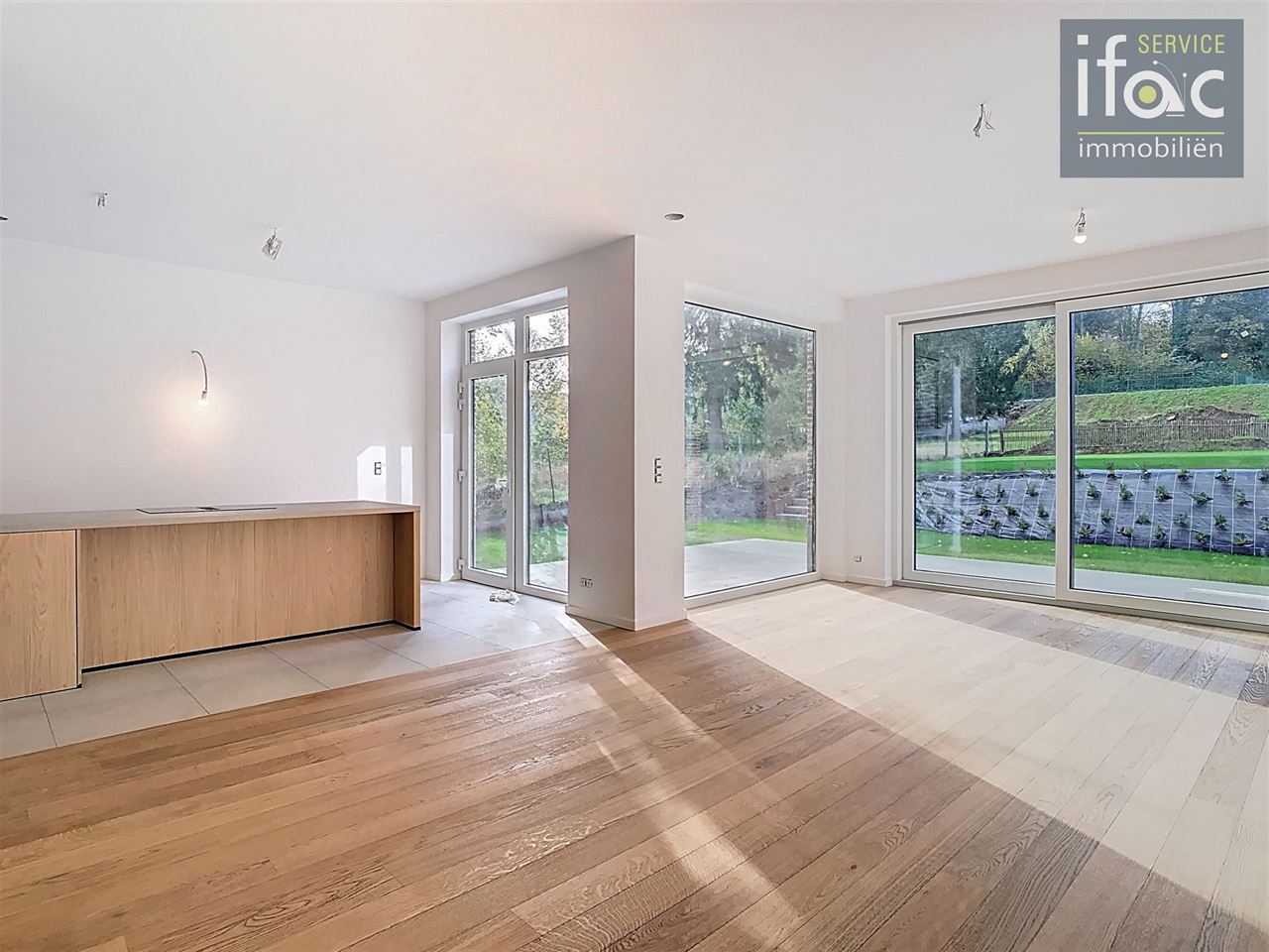 Nieuwbouwwoning met 4 slaapkamers, 2 badkamers en tuin.