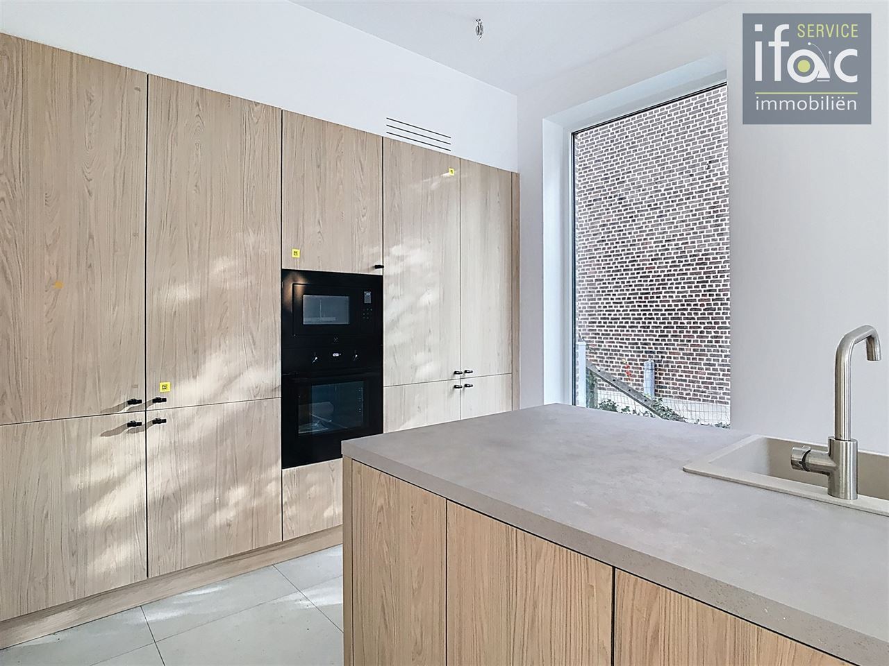 Nieuwbouwwoning met 4 slaapkamers, 2 badkamers en tuin.