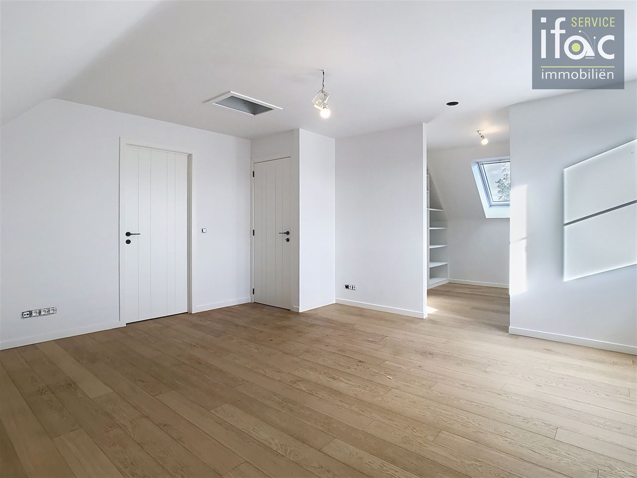 Nieuwbouwwoning met 4 slaapkamers, 2 badkamers en tuin.