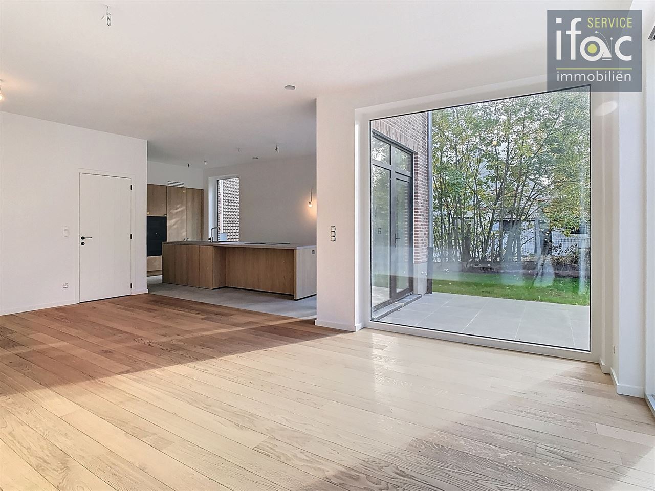 Nieuwbouwwoning met 4 slaapkamers, 2 badkamers en tuin.