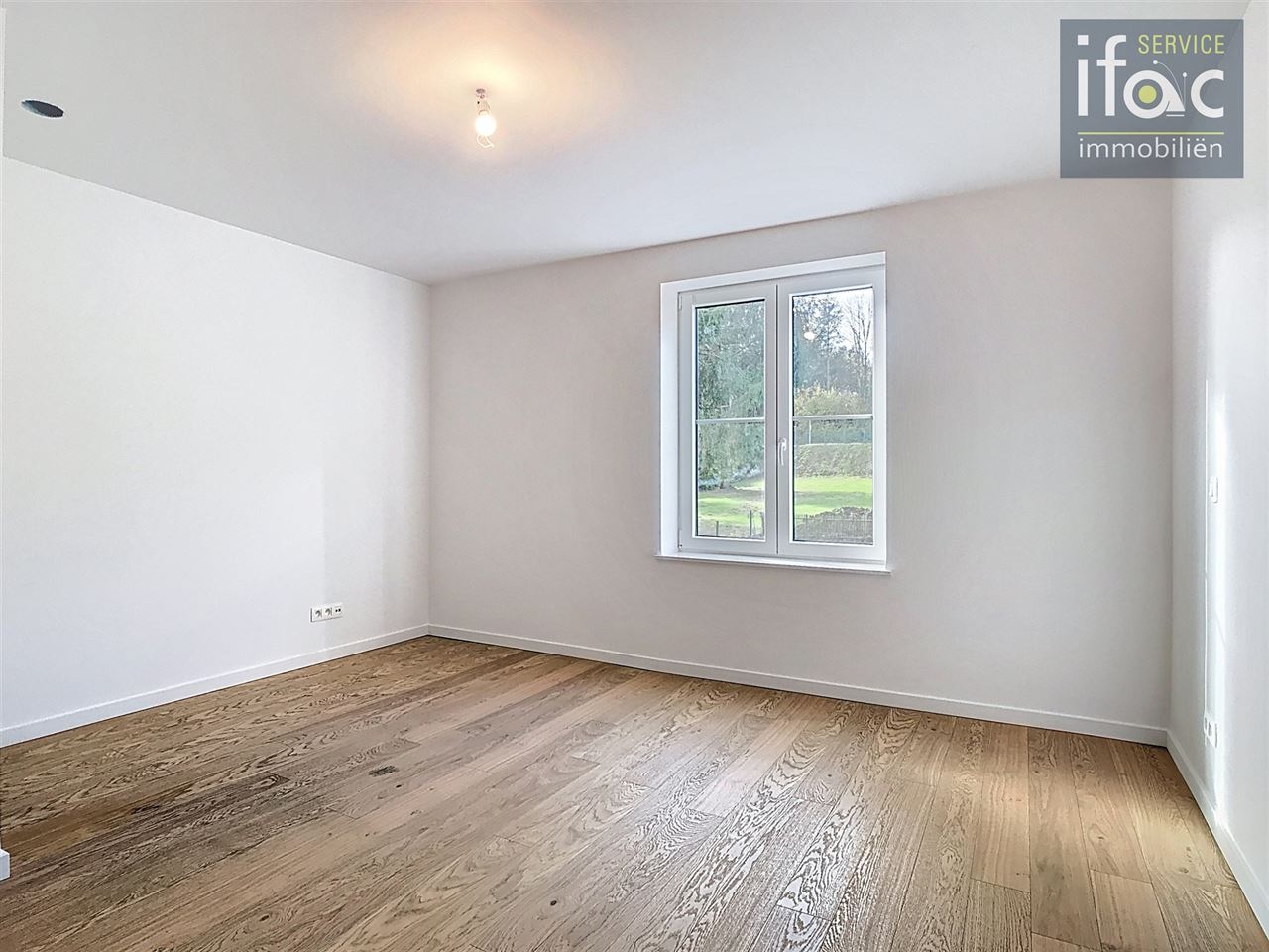 Nieuwbouwwoning met 4 slaapkamers, 2 badkamers en tuin.