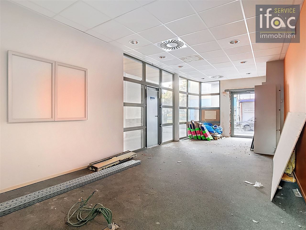 Commercial ground floor with parking.