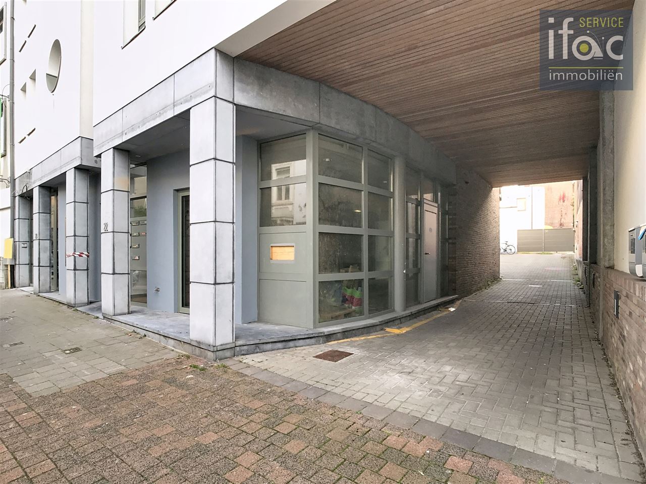 Commercial ground floor with parking.