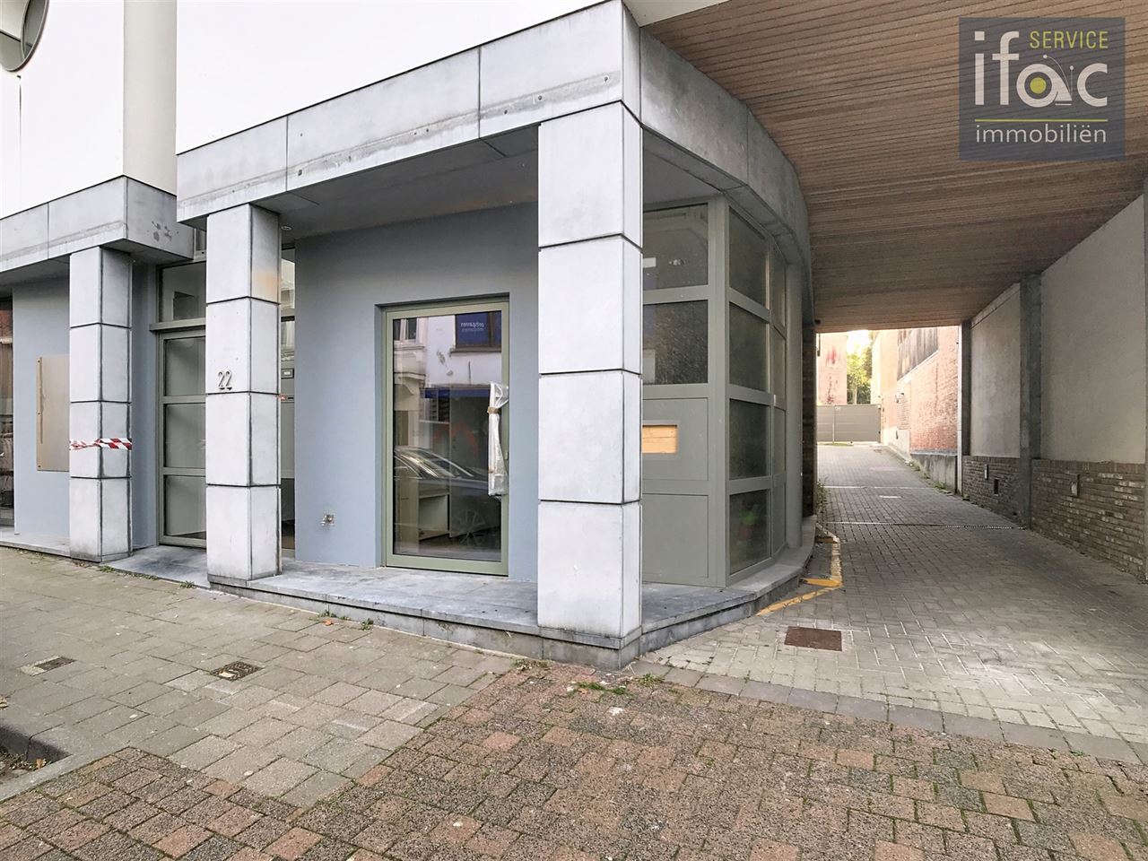 Commercial ground floor with parking.