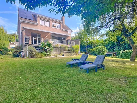 Fantastische villa met 3 slpk en bijbouw in tuin