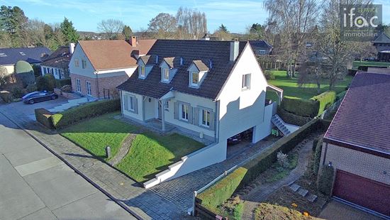 Centraal en rustig gelegen zuid gerichte villa op 11a16ca