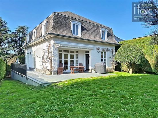 Franse villa in Arboretumwijk, vlak bij het centrum