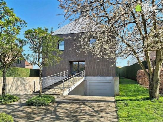 Ruime villa 6 slpks, 2 bureaus, 5 badkamers op +/-17are