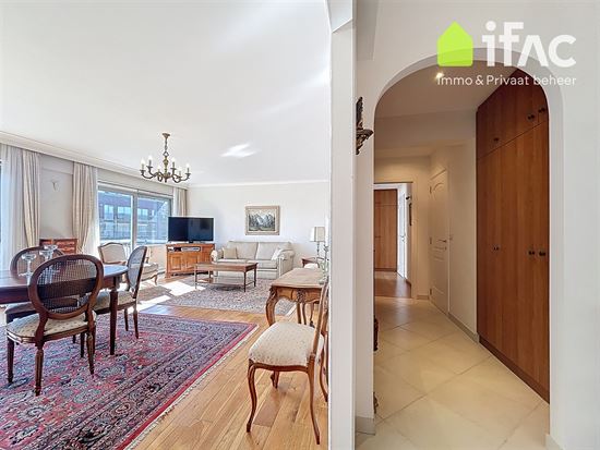 Ruim appartement met 3 slaap-, 2 badkamers en garagebox