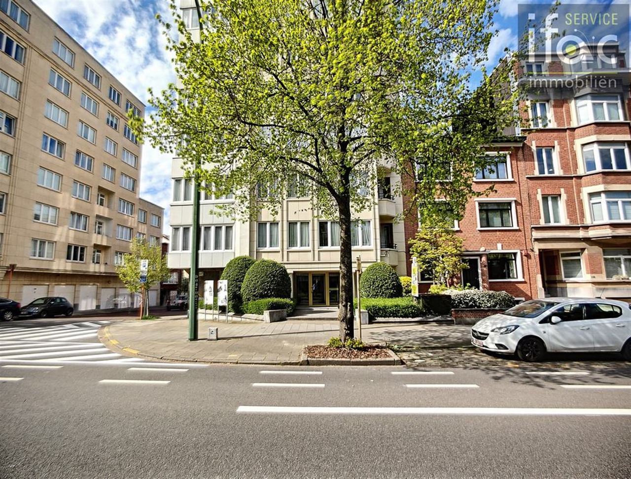 AVENUE DE BROQUEVILLE 235 6 SINT-LAMBRECHTS-WOLUWE