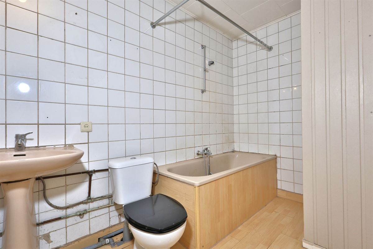Remouchamps - à vendre - Rez commercial et duplex