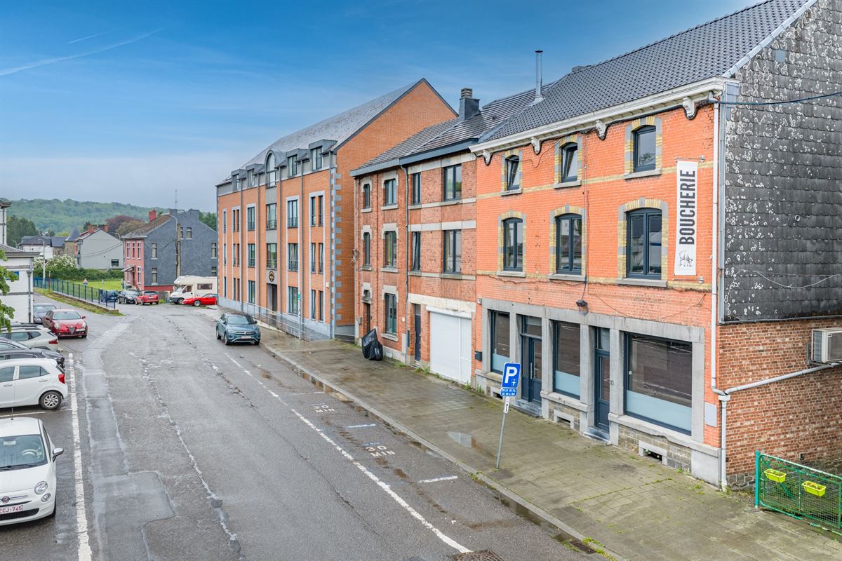 Hamoir - à vendre -Rez commercial et duplex avec jardin