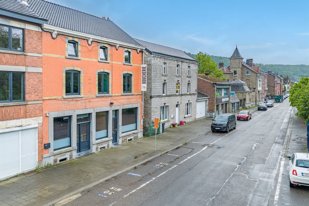 Hamoir - à vendre -Rez commercial et duplex avec jardin