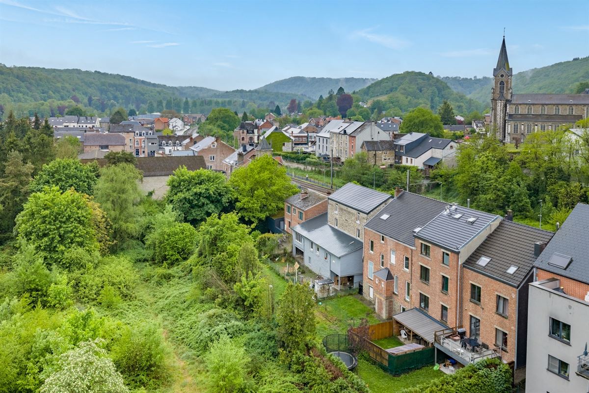 Hamoir - à vendre -Rez commercial et duplex avec jardin