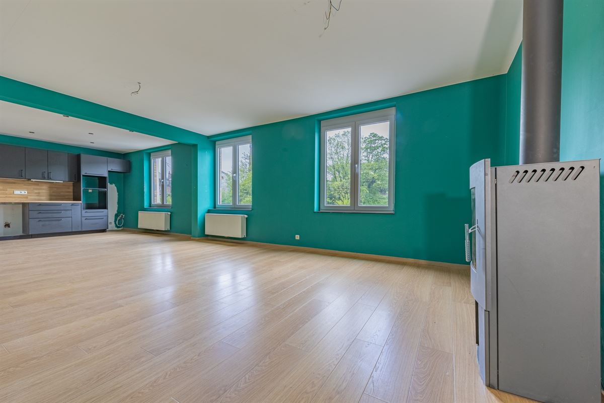 Hamoir - à vendre -Rez commercial et duplex avec jardin