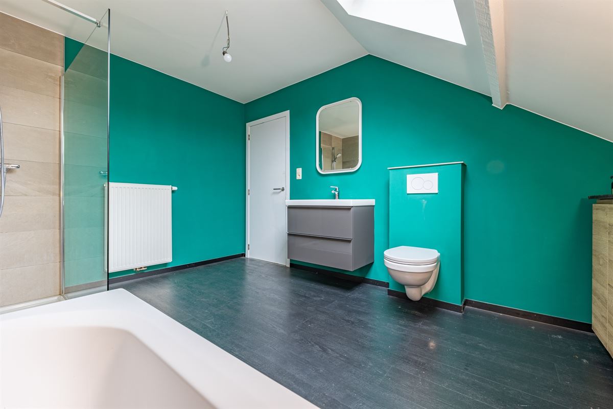 Hamoir - à vendre -Rez commercial et duplex avec jardin