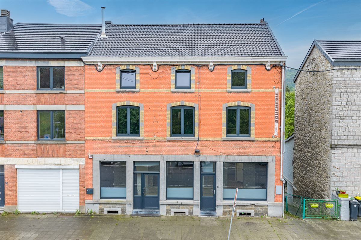 Hamoir - à vendre -Rez commercial et duplex avec jardin