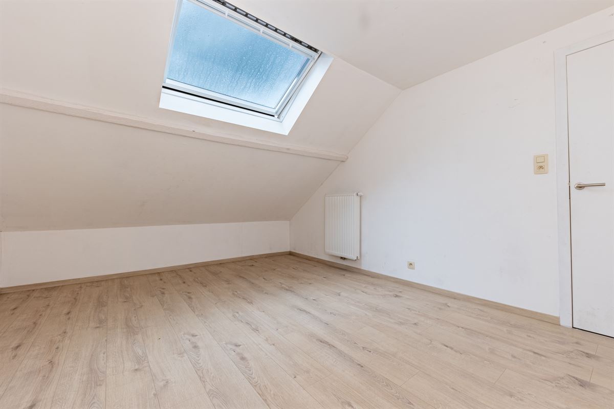 Hamoir - à vendre -Rez commercial et duplex avec jardin