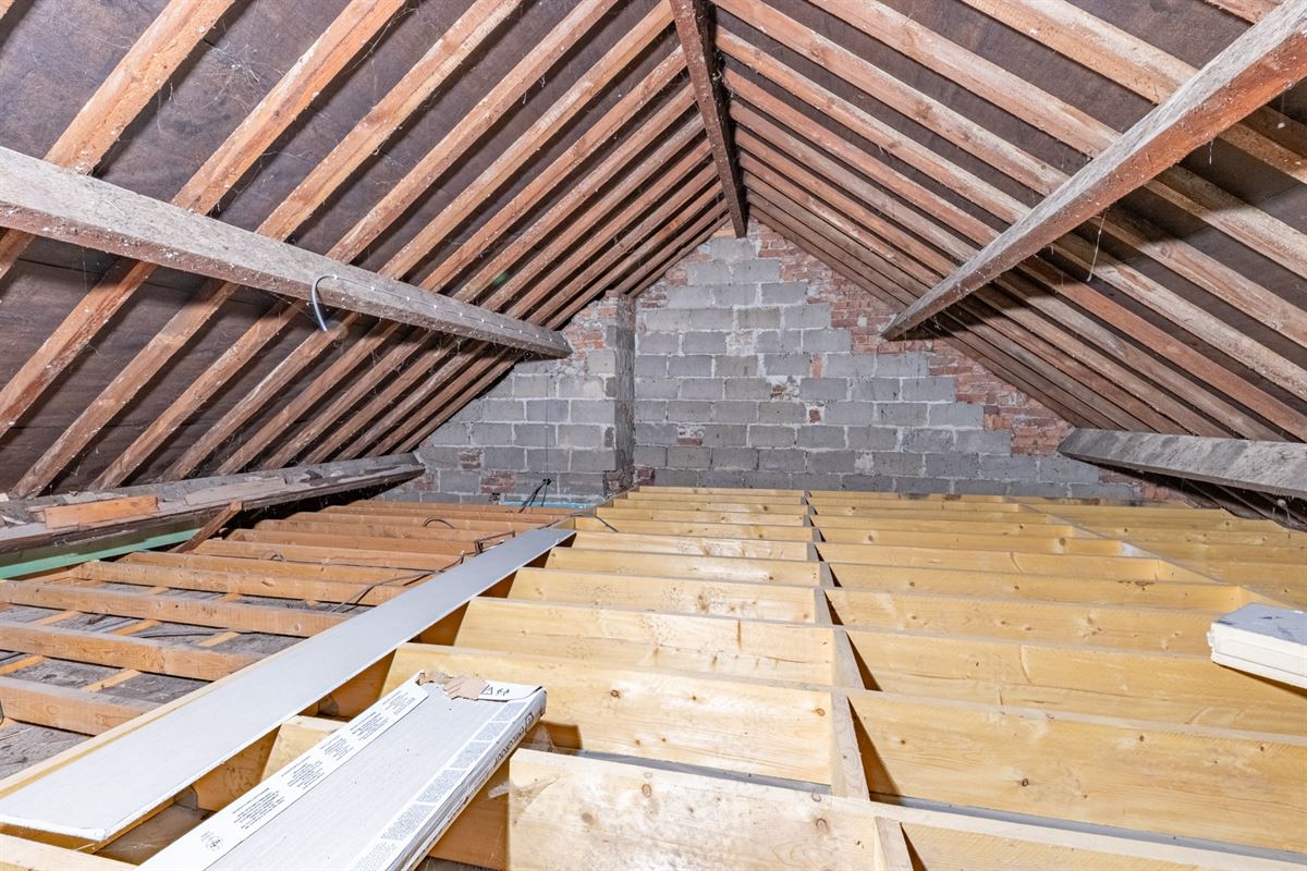 Hamoir - à vendre -Rez commercial et duplex avec jardin