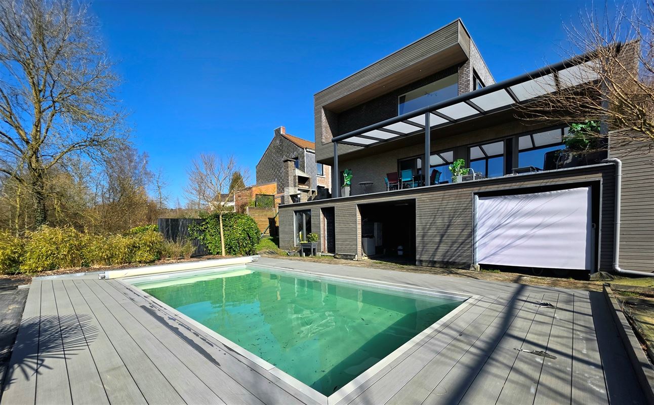 Superbe Villa Comptemporaine avec piscine