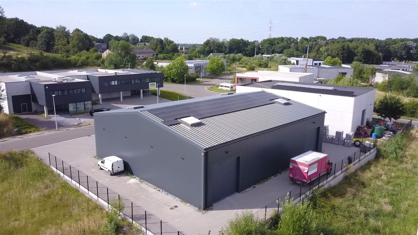 Entrepôt de 160 m² avec bureaux et espaces polyvalents